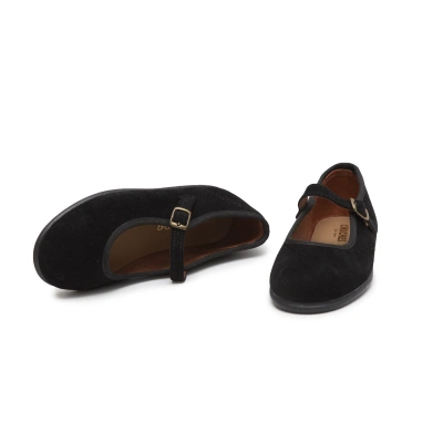 Zapato niña mercedita en color negro.